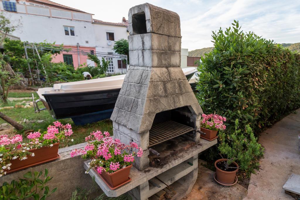 Tomulic Jasna I Miljenko Daire Supetarska Draga Dış mekan fotoğraf